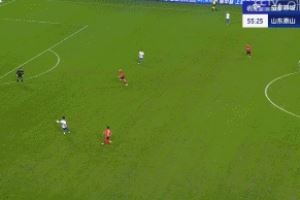 袁甲评王大雷染红：是否红牌得判定是否破坏明显得分机会