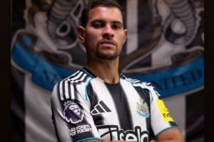 是巧合吗？伊萨克发声明5分钟后吉马良斯晒球衣照，被指回应队友