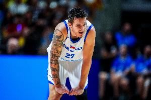 很一般！克雷伊奇11投4中拿到11分出现4次犯规 正负值-22