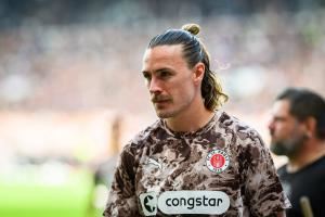 图片报：圣保利监事会成员社媒批评队长欧文，后者未来存疑