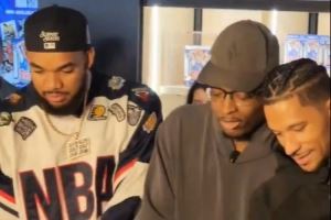 唐斯&哈特&阿努诺比参加球星卡发布会 剪彩、签售全参与