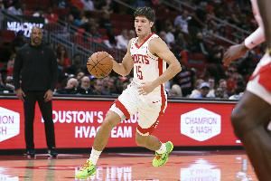 张佳玮：火箭和活塞这半场 有没有持球人对比天差地远