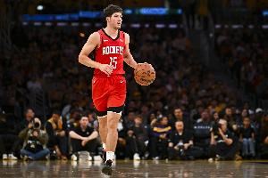 投射有谱！谢泼德赛季至今三分球27中12  命中率44.4%