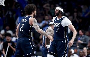 浓眉来后独行侠打了43场 前者和莱夫利打了9场&和加福德打了7场